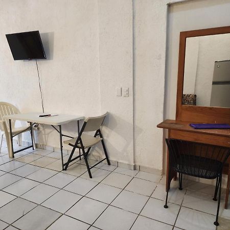 Small Studio Apt 5Min To Dt! 지와타네호 외부 사진
