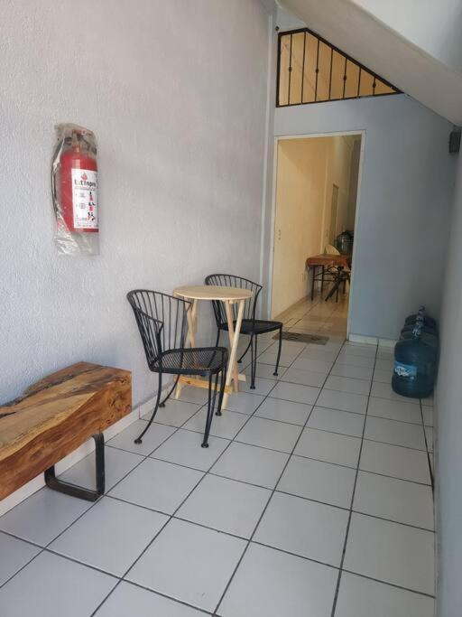 Small Studio Apt 5Min To Dt! 지와타네호 외부 사진