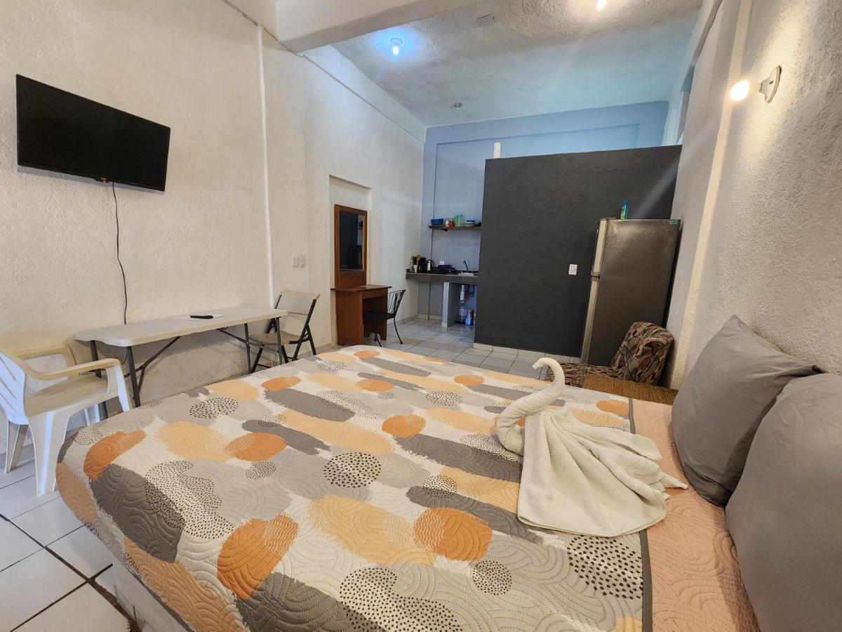 Small Studio Apt 5Min To Dt! 지와타네호 외부 사진