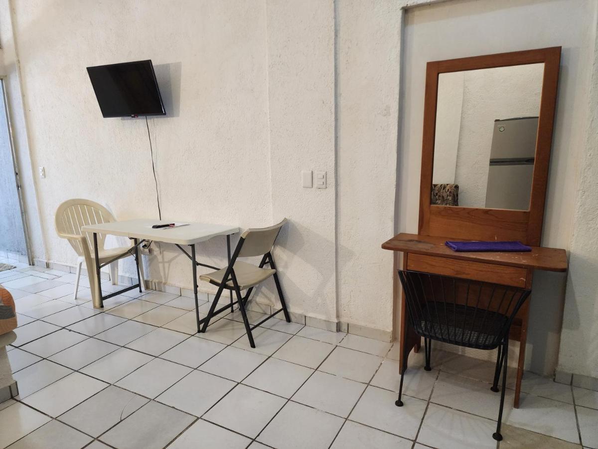 Small Studio Apt 5Min To Dt! 지와타네호 외부 사진