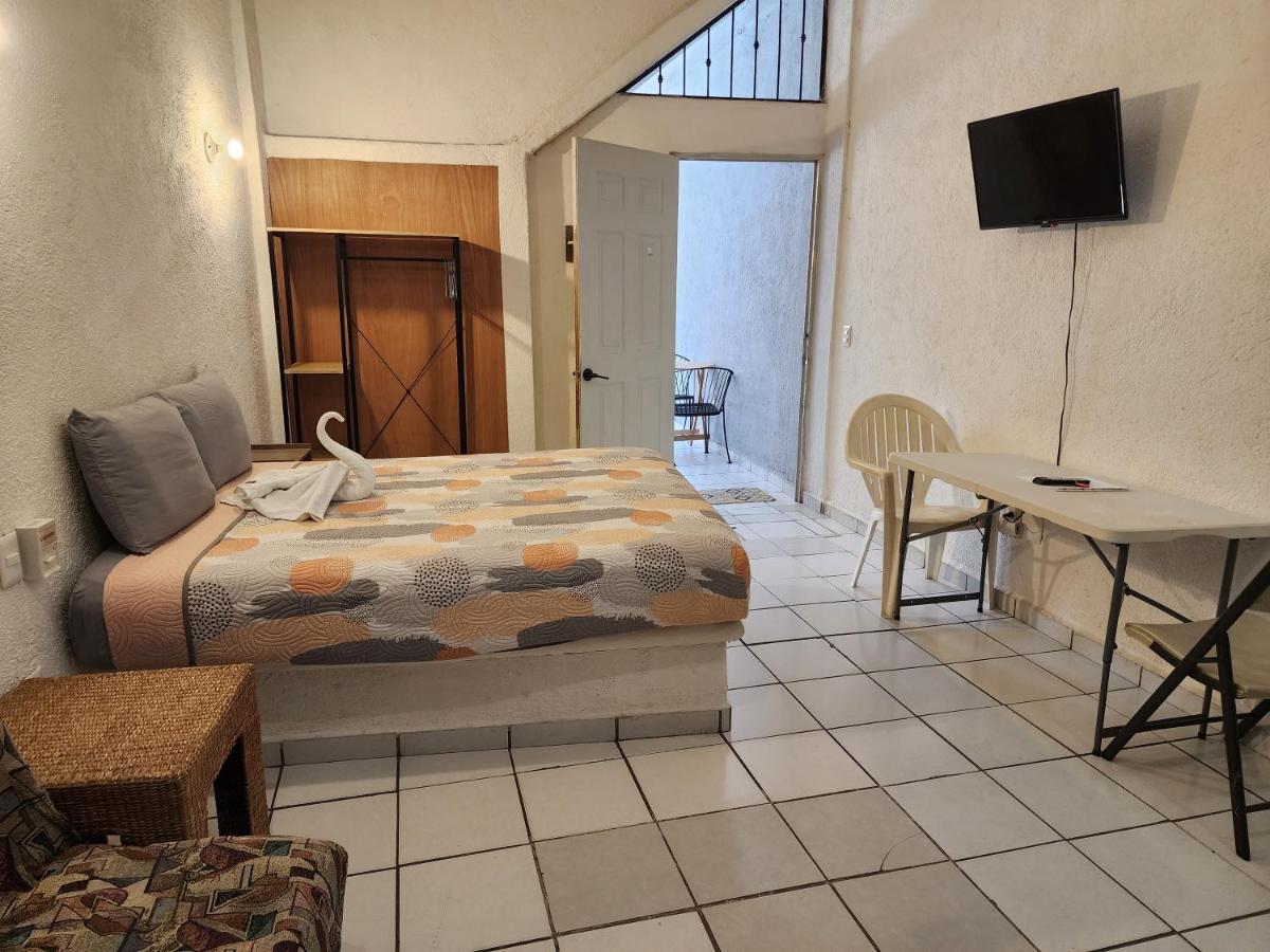 Small Studio Apt 5Min To Dt! 지와타네호 외부 사진