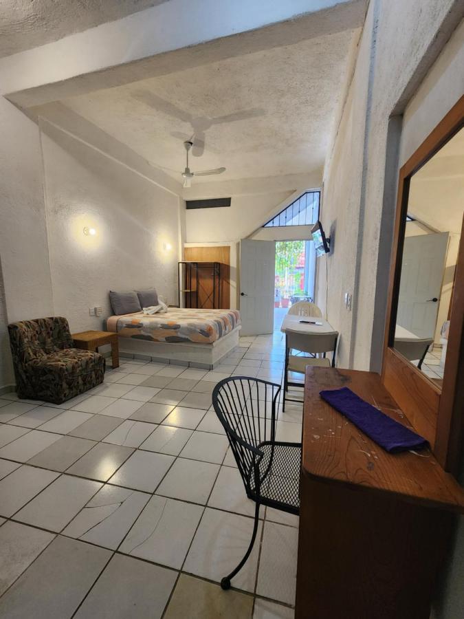 Small Studio Apt 5Min To Dt! 지와타네호 외부 사진